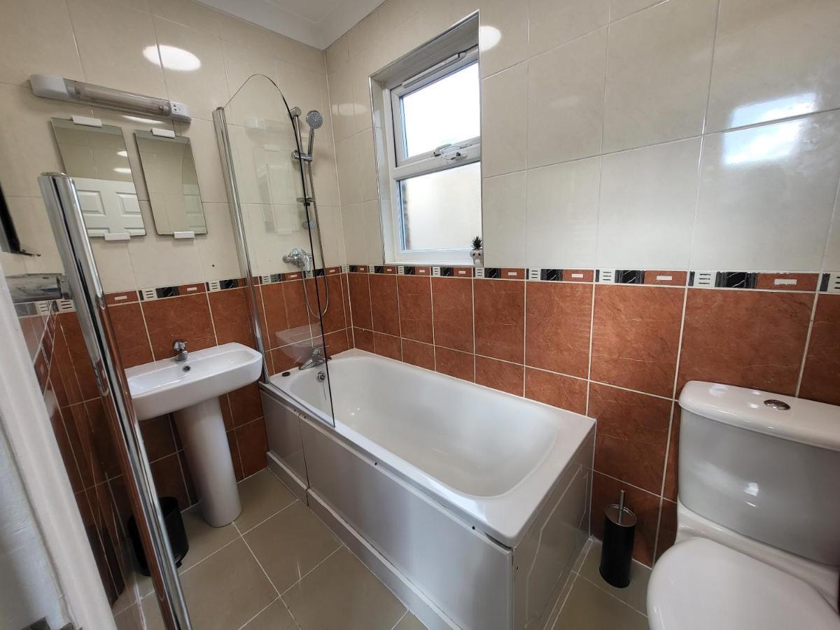 Tooting Bec Central Apartment By London Tube Экстерьер фото